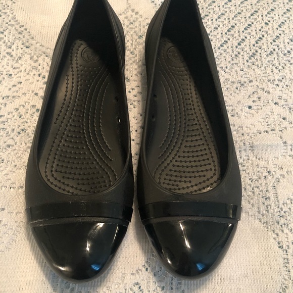 CROCS Shoes - CROCS - Black simple flat with high-gloss toe cap